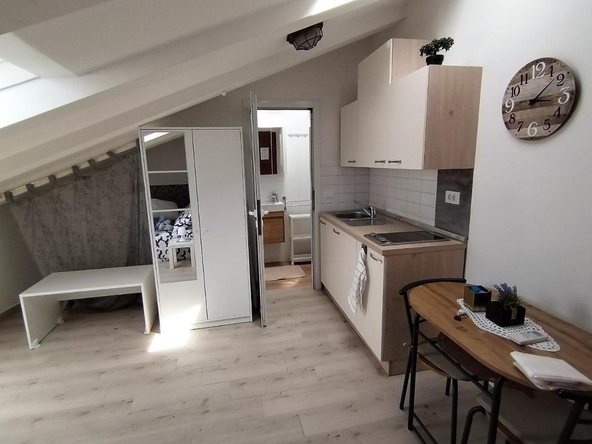 Studio Apartments Dalla Nonna Ρόβινι Εξωτερικό φωτογραφία